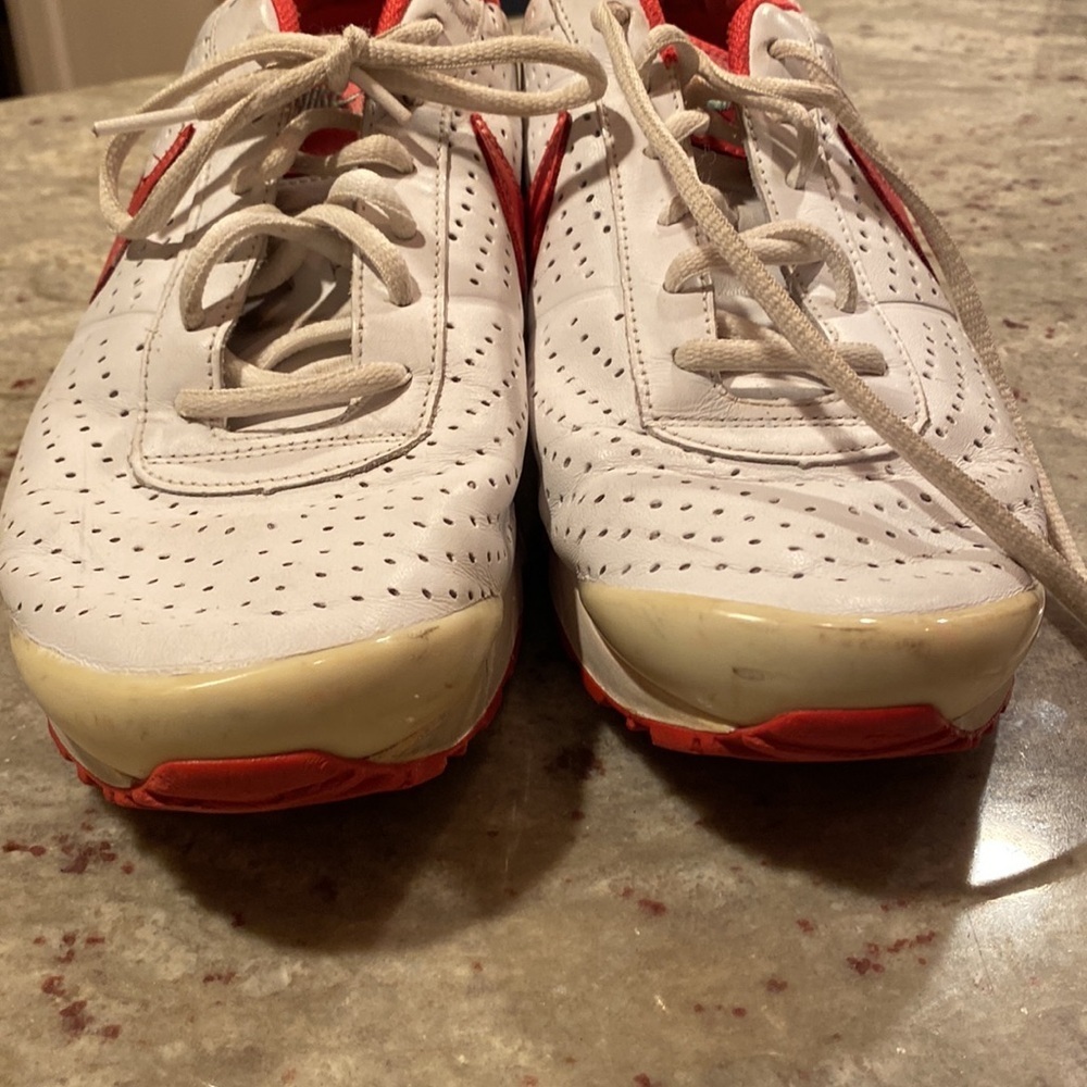 Nike Air womens size 10 sneaker. 
Very good condition - Picture 6 of 6